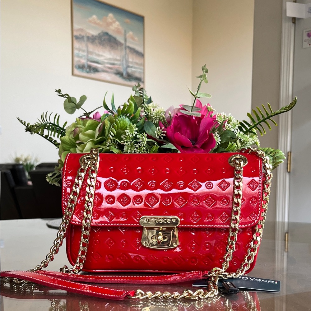 Invece Italian leather Glossy Red Shoulder Bag with Gold Chain, NWT